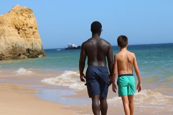 Les implications psychologiques du racisme : santé mentale, micro-agressions et traumatisme racial