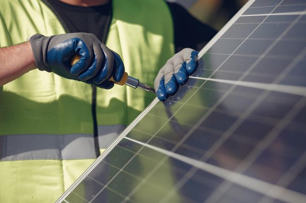 Panneau solaire photovoltaïque : témoignages d'une expérience réussie